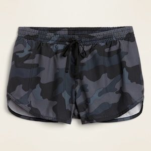 Women’s dolphin-hem shorts